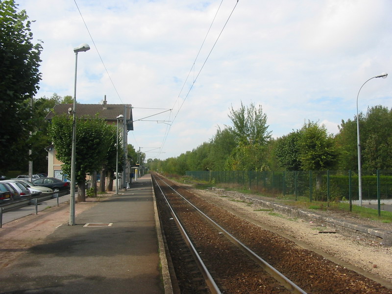 Gare intrieure de Faremoutiers vue vers Gretz au 30 septembre 2004