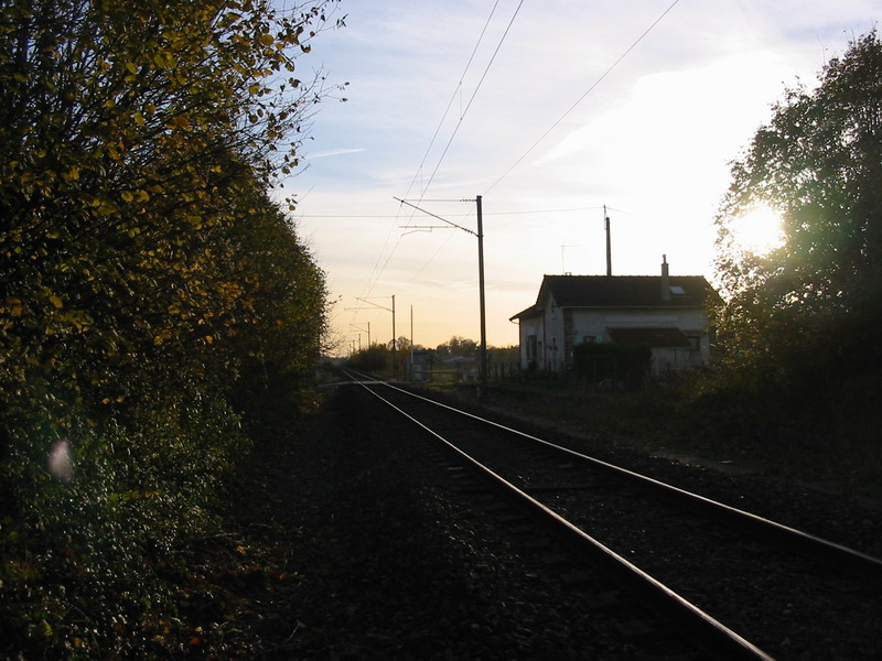 Halte de La Houssaye - Crvecoeur vue vers Gretz au 19 novembre 2004