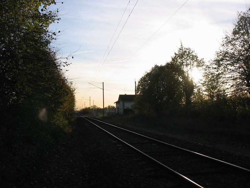 Halte de La Houssaye - Crvecoeur vue vers Gretz au 19 novembre 2004