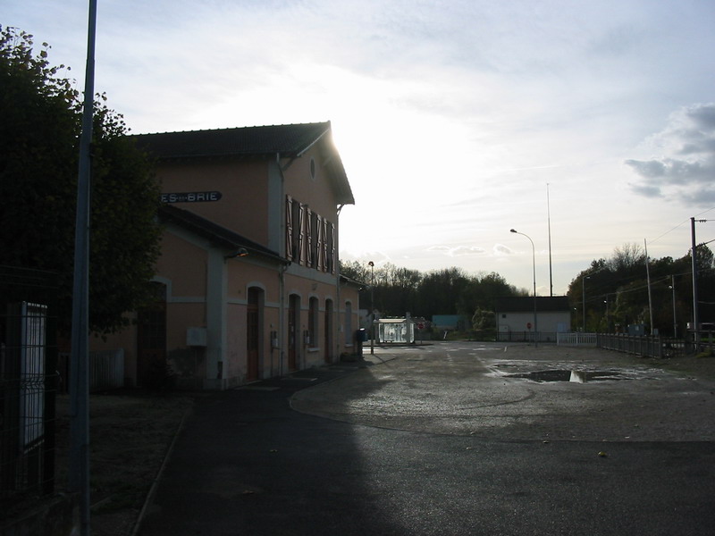 Gare intrieure de Marles en Brie vue vers Verneuil l'Etang et Gretz au 19 novembre 2004