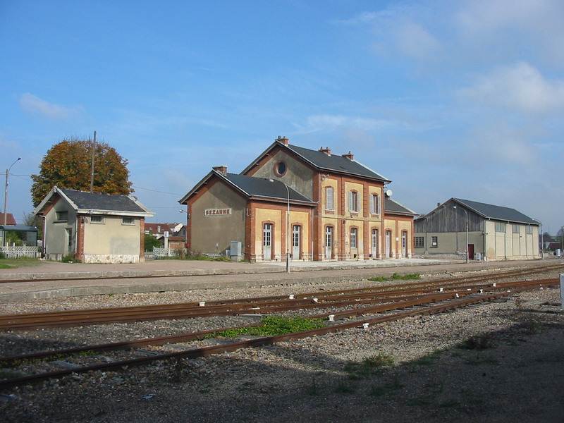 Gare intrieure de Szanne au 31 octobre 2004